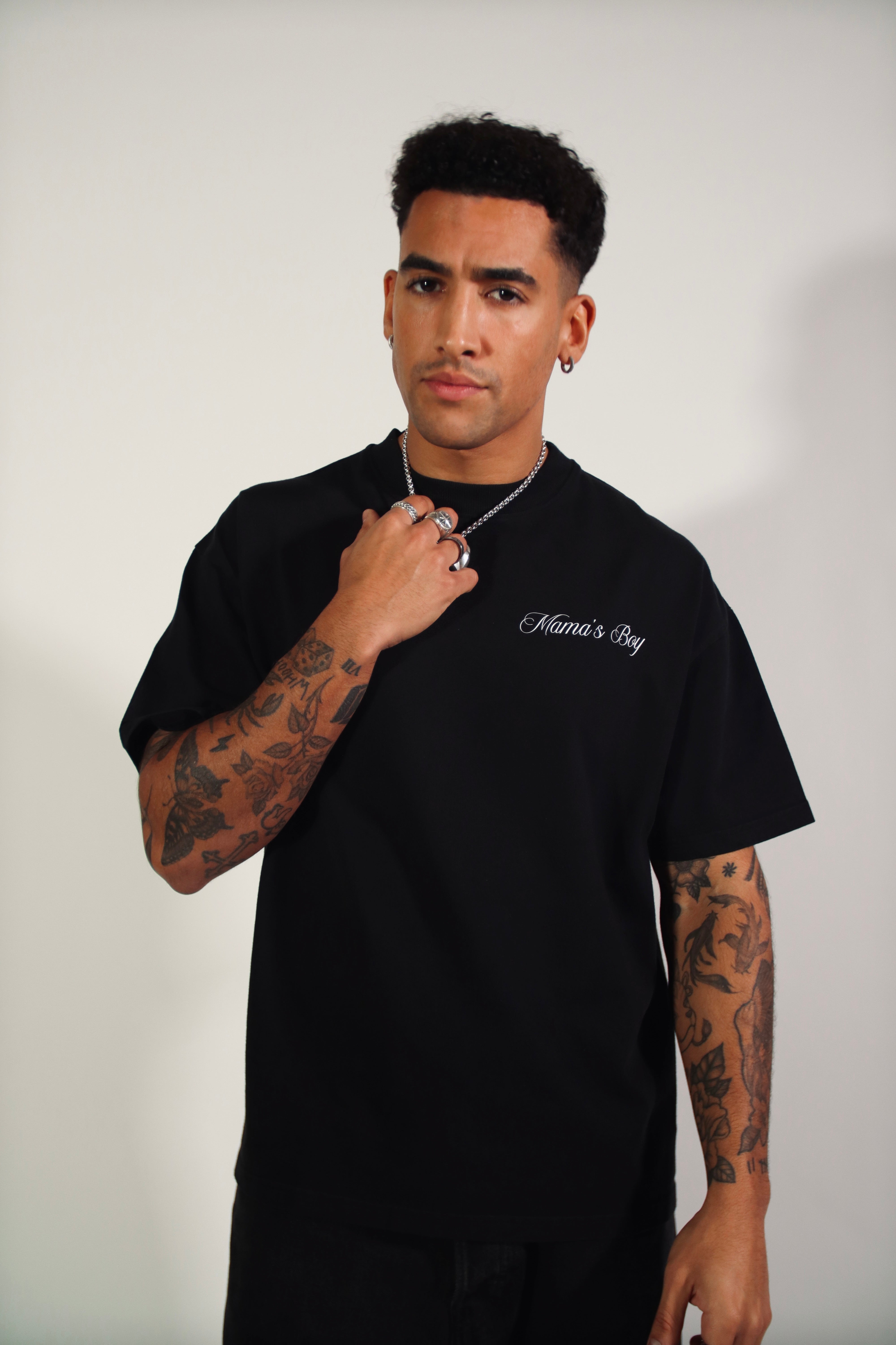 BLACK LUXURY TEE